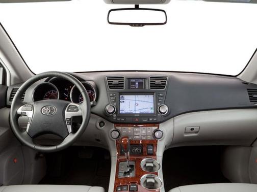 Magnetic Gray Metallic 2013 Toyota Highlander Limited