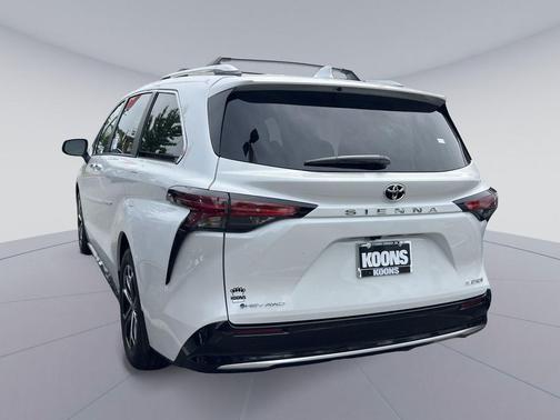 Wind Chill Pearl 2026 Toyota Sienna Platinum
