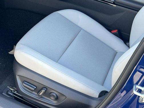2025 Toyota Prius XLE