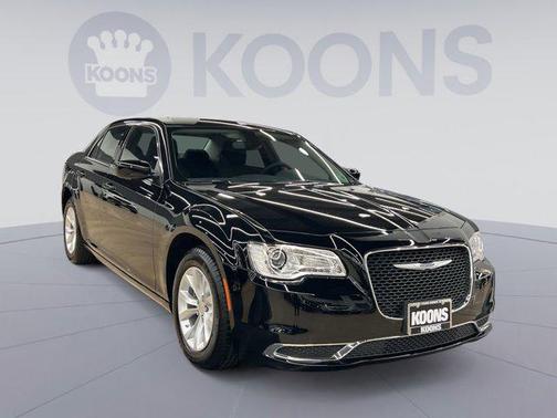 2023 Chrysler 300 Touring