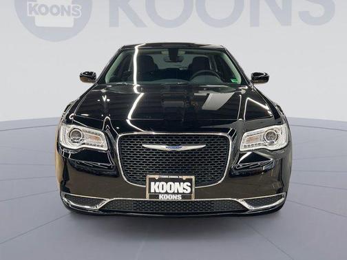 2023 Chrysler 300 Touring
