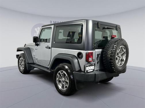 Photo 3 of 21 of 2017 Jeep Wrangler Sport