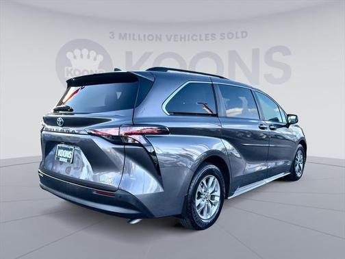 2021 Toyota Sienna XLE 7 Passenger