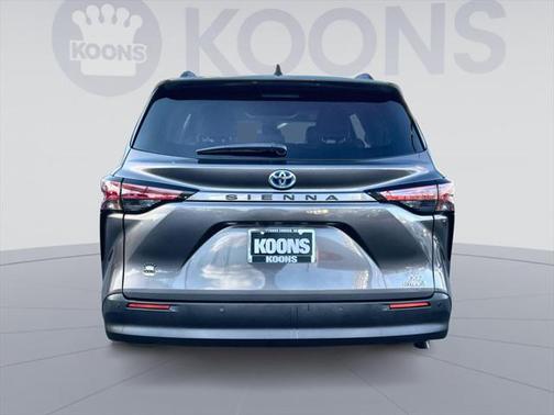 2021 Toyota Sienna XLE 7 Passenger