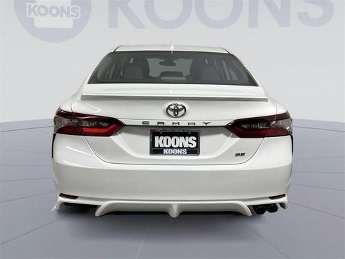 Photo 4 of 25 of 2021 Toyota Camry SE
