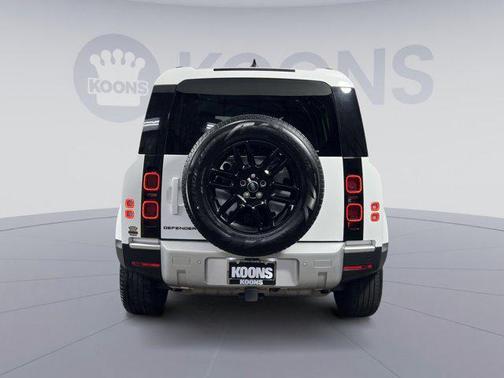 2024 Land Rover Defender 110 P300