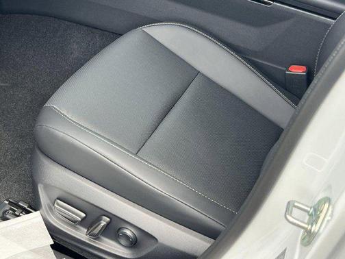 2025 Toyota Prius L