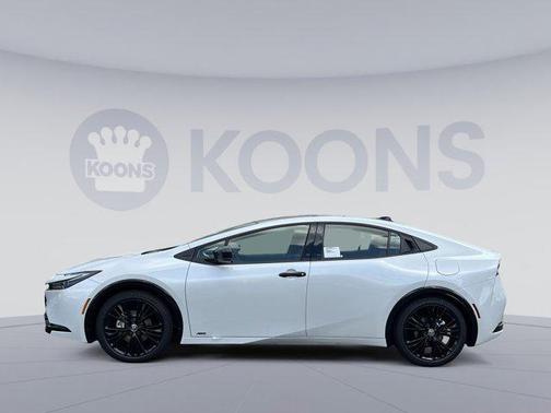 2025 Toyota Prius L