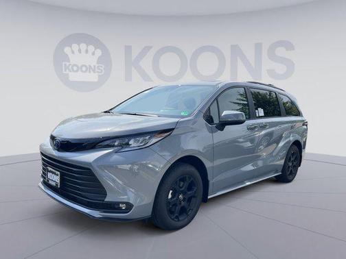 2025 Toyota Sienna Woodland Edition