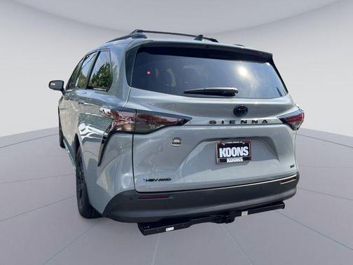 2025 Toyota Sienna Woodland Edition