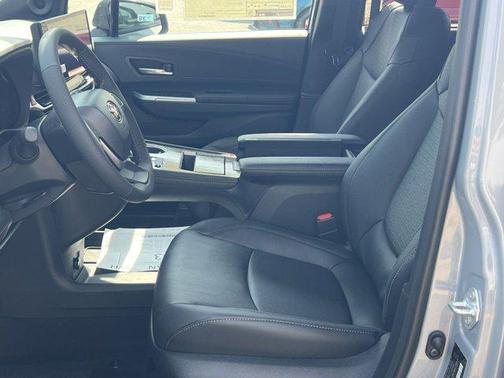 2025 Toyota Sienna Woodland Edition