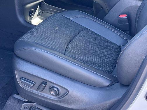 2025 Toyota Sienna Platinum 7 Passenger