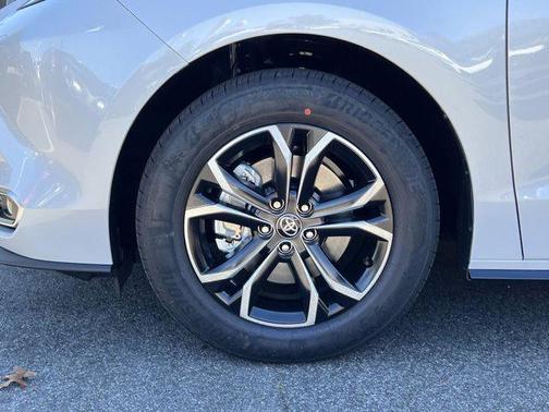 2025 Toyota Sienna Platinum 7 Passenger