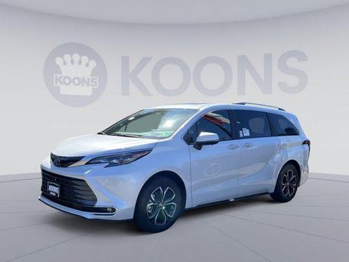 2025 Toyota Sienna Platinum 7 Passenger