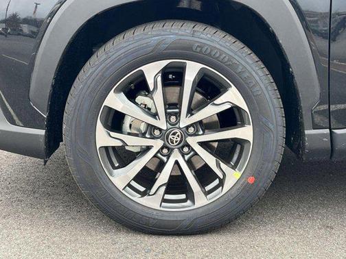 2025 Toyota Corolla Cross XLE