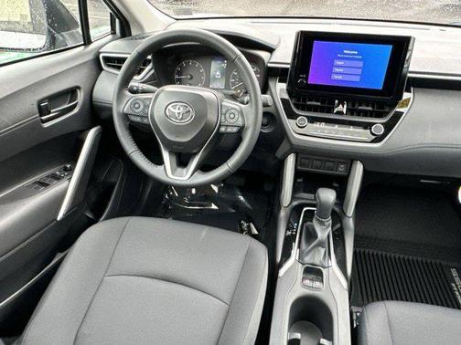 2025 Toyota Corolla Cross LE