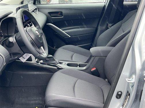 2025 Toyota Corolla Cross LE