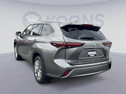 2026 Toyota Highlander Hybrid Platinum