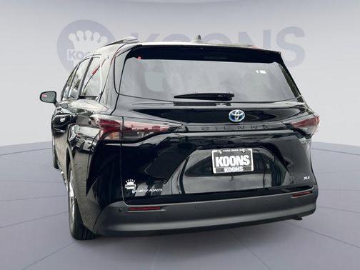2025 Toyota Sienna XLE 7 Passenger