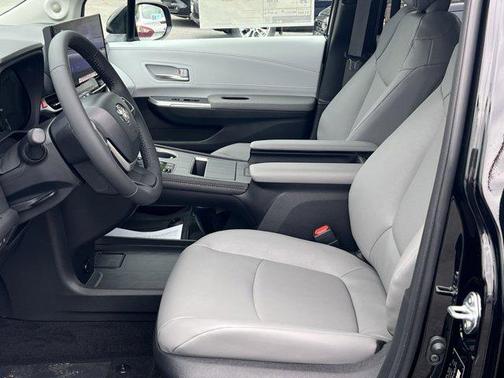2025 Toyota Sienna XLE 7 Passenger
