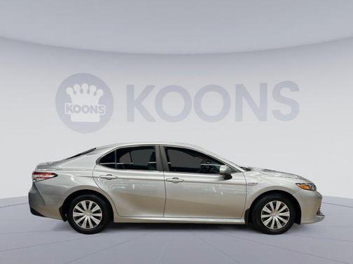 2018 Toyota Camry Hybrid LE