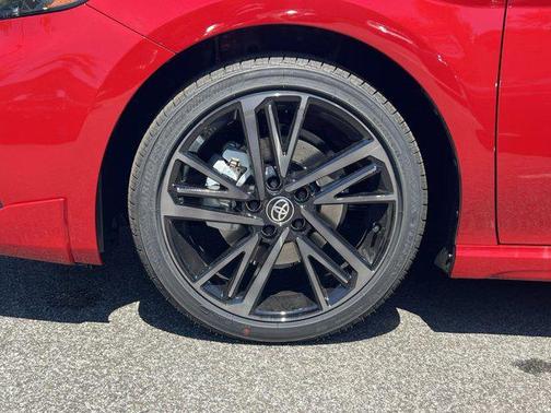Supersonic Red w/Midnight Black Metallic Roof 2026 Toyota Camry XSE