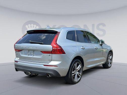 2018 Volvo XC60 T5 Momentum