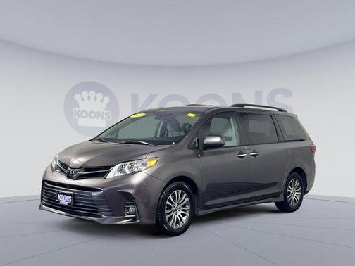 2020 Toyota Sienna XLE