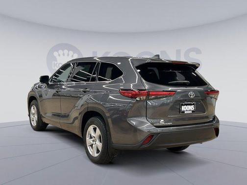 2022 Toyota Highlander LE