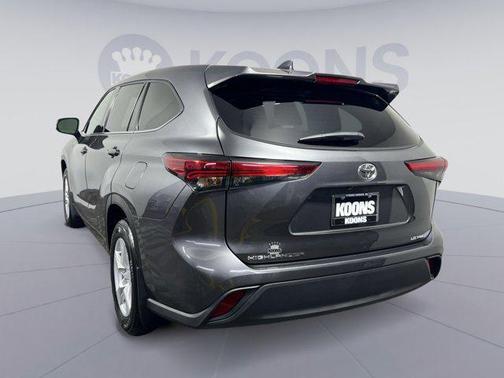 2022 Toyota Highlander LE