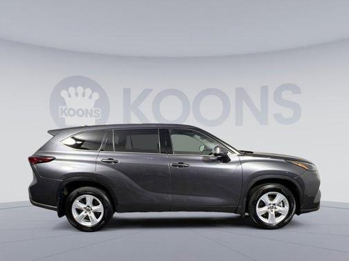 2022 Toyota Highlander LE