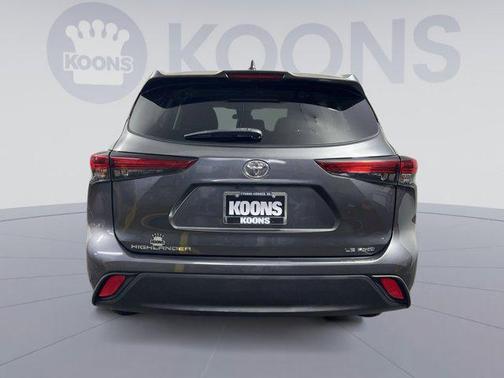 2022 Toyota Highlander LE