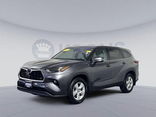 2022 Toyota Highlander LE