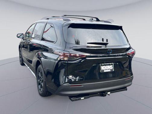 2025 Toyota Sienna Woodland Edition