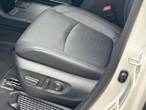 Wind Chill Pearl 2026 Toyota Sienna Limited