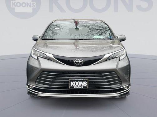 2026 Toyota Sienna Limited