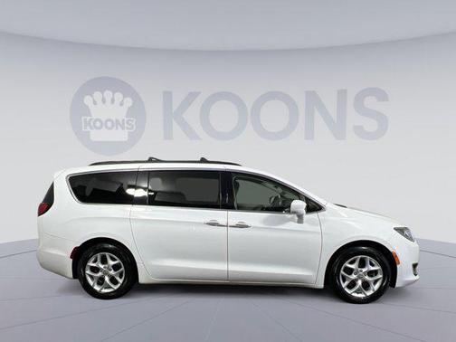 2018 Chrysler Pacifica Touring Plus