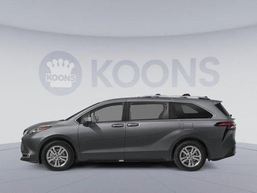 2025 Toyota Sienna Platinum 7 Passenger