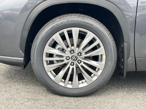 2025 Toyota Highlander Platinum