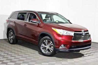 Ooh La La Rouge Mica 2016 Toyota Highlander XLE
