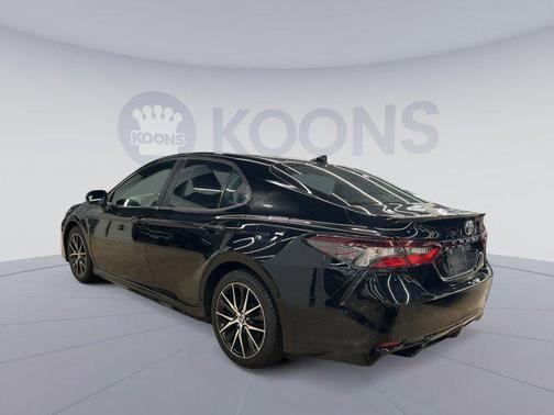 Midnight Black Metallic 2023 Toyota Camry SE
