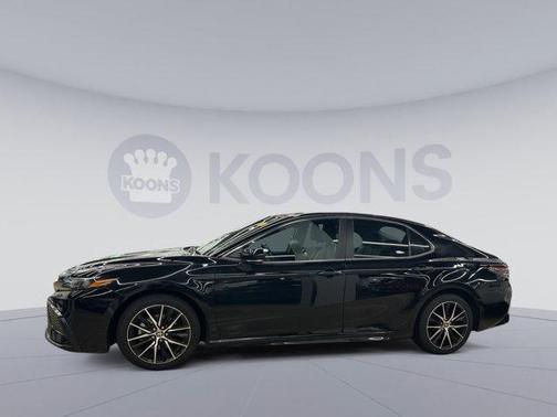 Midnight Black Metallic 2023 Toyota Camry SE