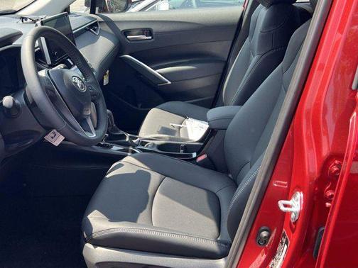 2025 Toyota Corolla Cross XLE