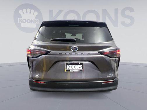 2023 Toyota Sienna XLE 7 Passenger
