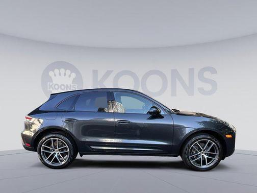 2022 Porsche Macan Base
