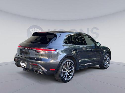2022 Porsche Macan Base