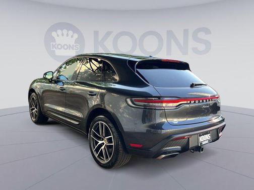 2022 Porsche Macan Base