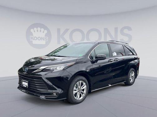2025 Toyota Sienna XLE 7 Passenger