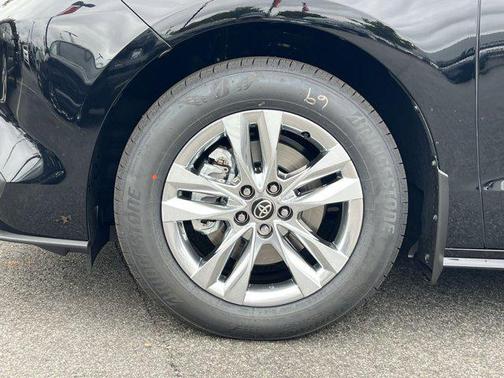 2025 Toyota Sienna XLE 7 Passenger