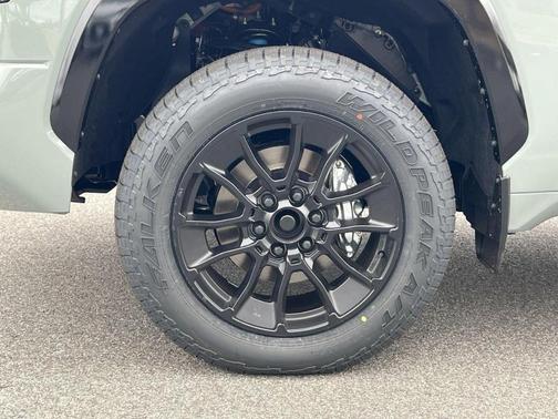 2025 Toyota Tundra Hybrid Platinum